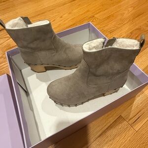 Women's Suede Ankle Boots - Gray